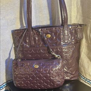 Coach Peyton Embossed Patent Leather Signature Tote w Matching Wristlet in Plum